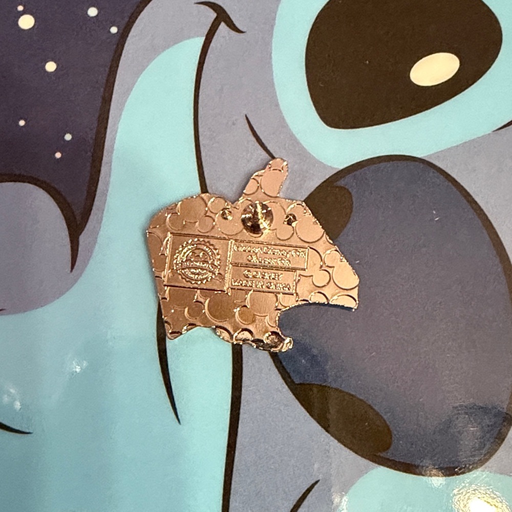 Disneyland Hidden Mickey 2023 Cast Pin. Fantasia  series Broom Completer pin - Picture 2 of 3